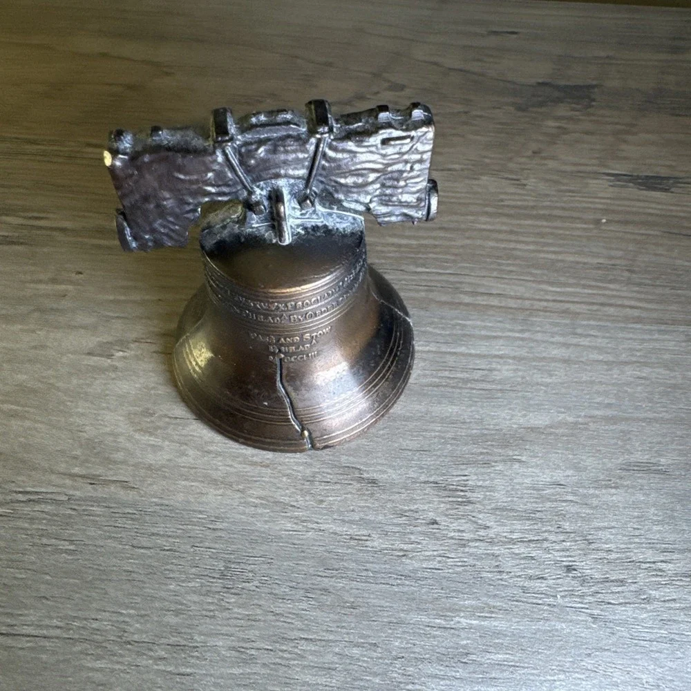 Vintage Mini Replica Liberty Bell With Working Bell, Bronze Metal Pass‎ And Stow - Picture 6 of 8